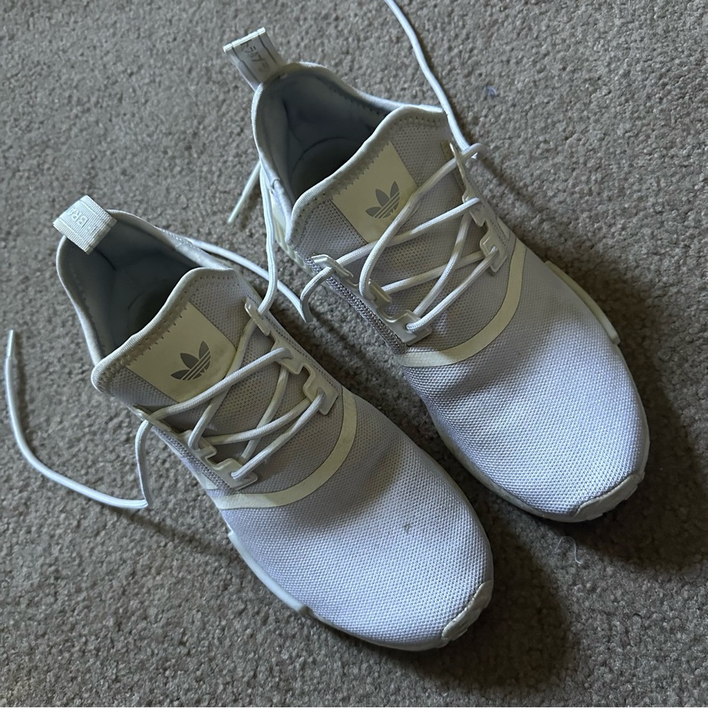 Adidas White Sneakers Women’s Sz 8
